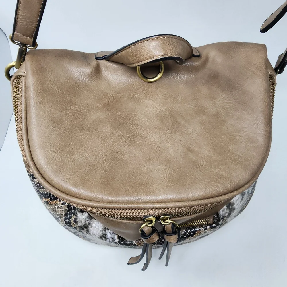 Jen&Co vegan tan snake print convertible backpack with regular‎ and guitar Strap